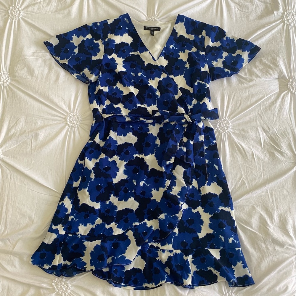 Banana Republic Floral Wrap Dress Size 10P